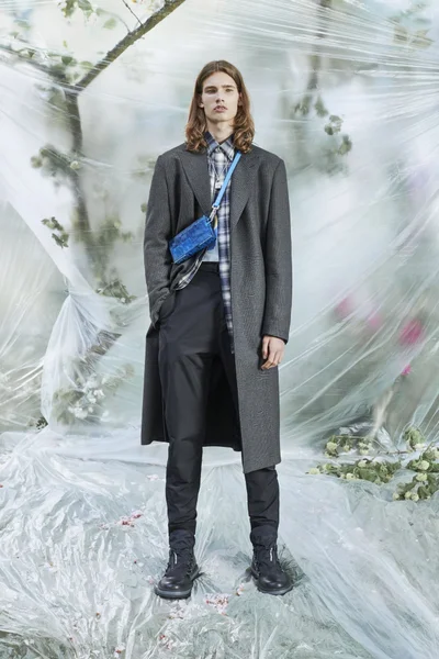 Look 10